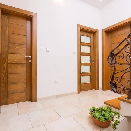Milancic - A House For Memorable In Imotski Villa