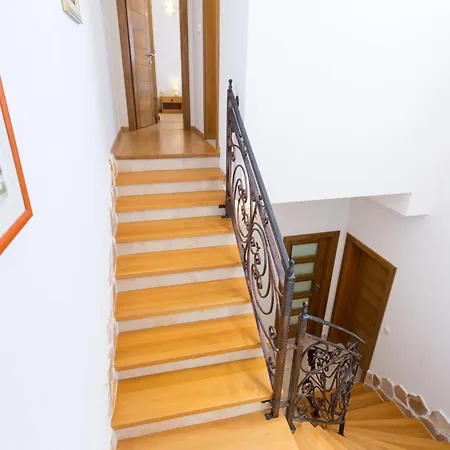 Milancic - A House For Memorable In Imotski Villa